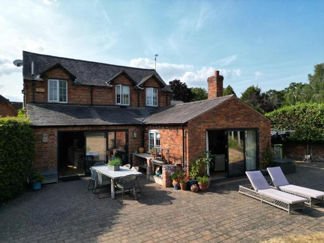House for sale in Green Close, Warwickshire