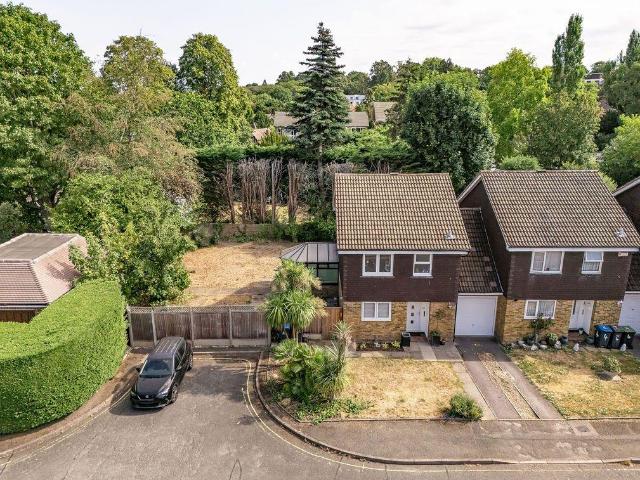 House for sale in Surbiton, Greater London