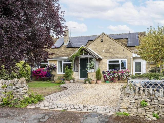 House for sale in Black Bourton, Oxfordshire