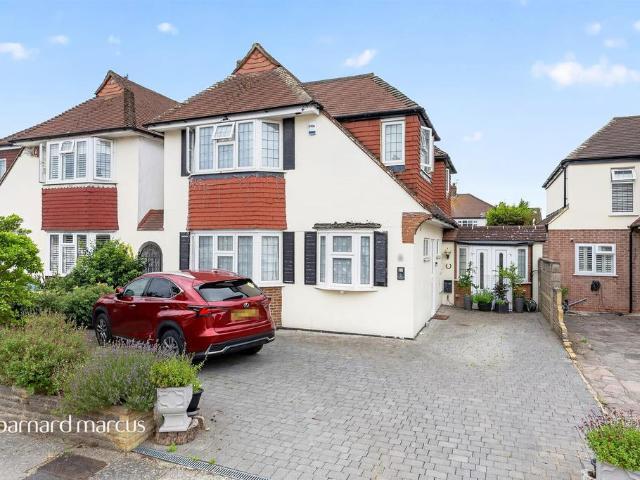 House for sale in Motspur Park, Greater London