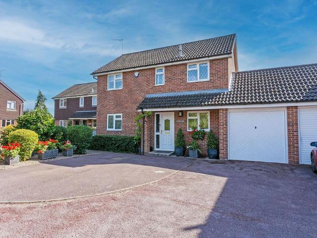 House for sale in Holyport, Bray