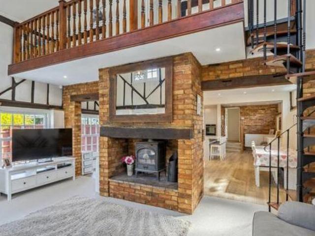 House for sale in Henlow, Bedfordshire