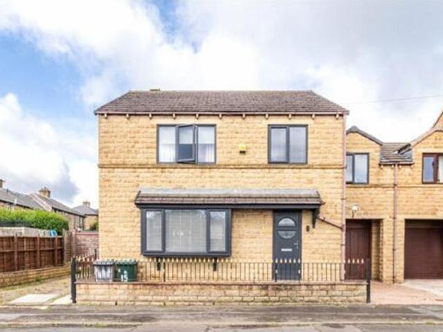 House for sale in Huddersfield, Kirklees