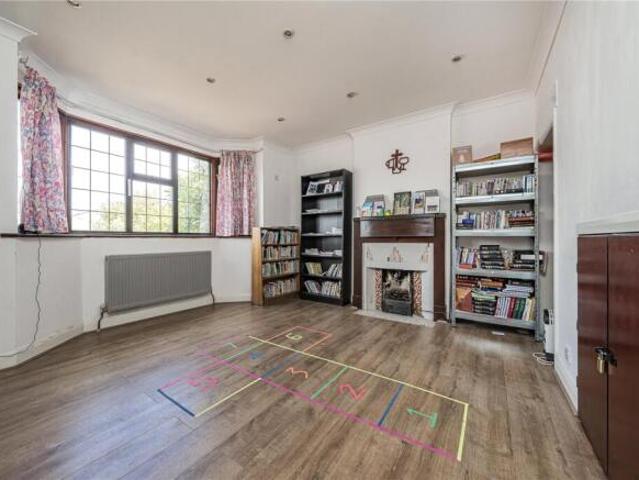 Farm for sale in New Malden, Greater London