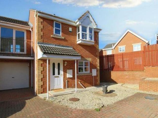 House for sale in Mapplewell, Barnsley