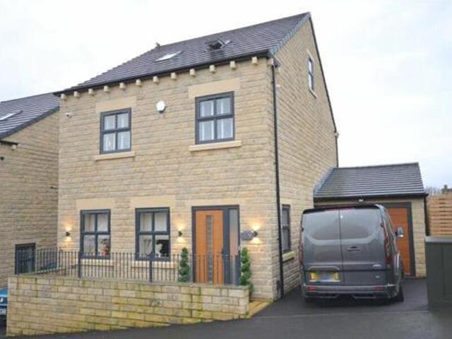 House for sale in Mirfield, West Yorkshire