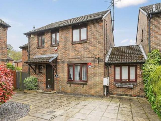 House for sale in Little Stanmore, Greater London