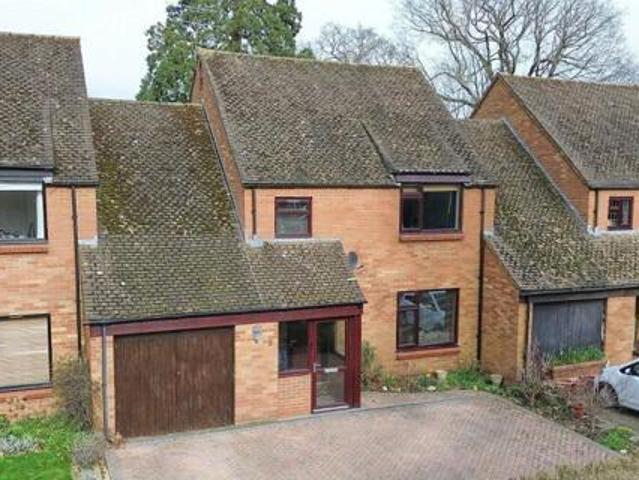 House for sale in Yateley, Hart