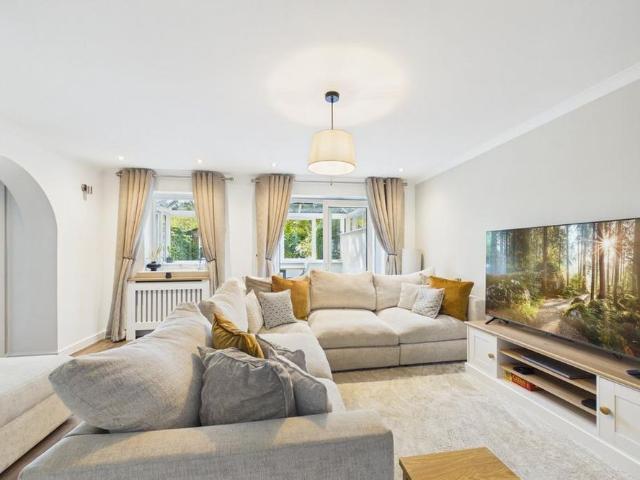 House for rent in Martin's Heron, Winkfield