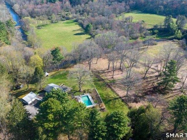House for sale in Litchfield