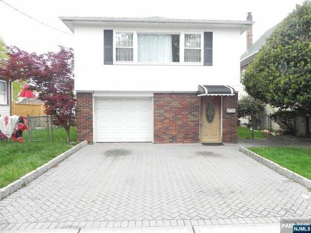 House for sale in Little Ferry, New Jersey