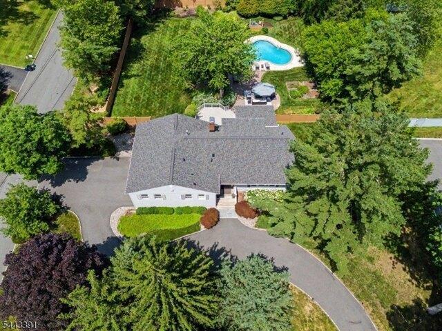 House for sale in Livingston, New Jersey