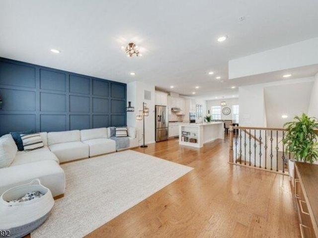 Condo for sale in Livingston, New Jersey
