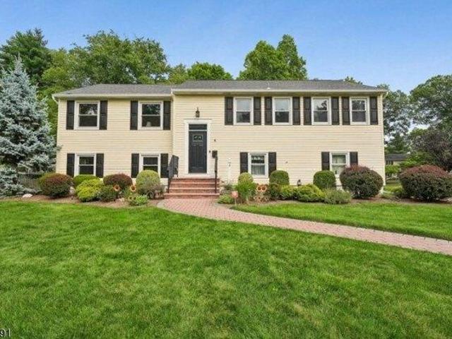 House for sale in Livingston, New Jersey