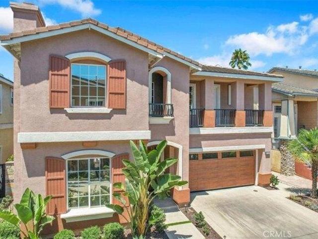House for sale in Signal Hill, California