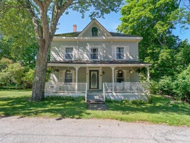 House for sale in Long Island, Maine