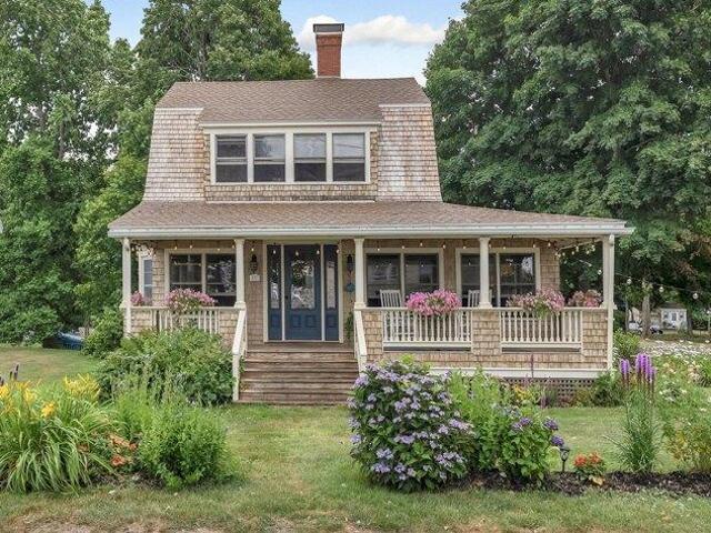 House for sale in Long Island, Maine