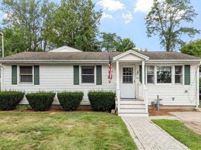 House for sale in Lowell, Middlesex County