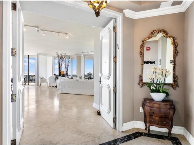 Apartment for rent in Bal Harbour, Florida
