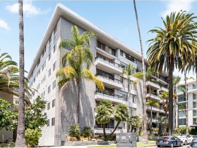 Apartment for sale in Beverly Hills