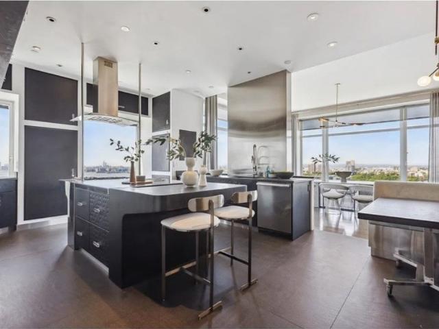 Apartment for sale in Arverne, New York