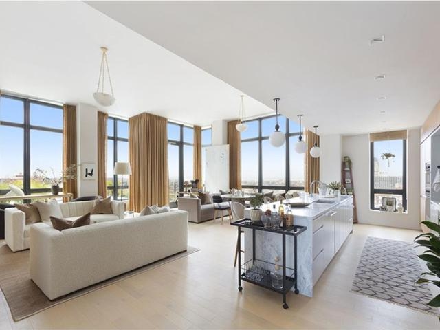 Apartment for sale in Arverne, New York