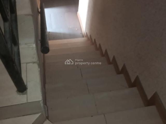 House for sale in Eti Osa, Lagos