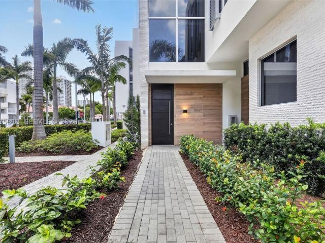 Townhouse for rent in Aventura, Florida