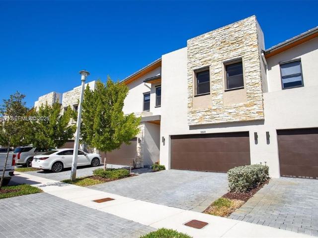 Townhouse for rent in Doral, Florida