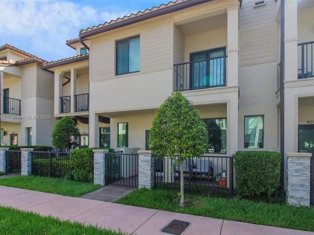 Townhouse for rent in Doral