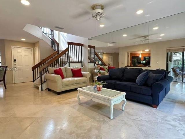 Townhouse for rent in Hollywood