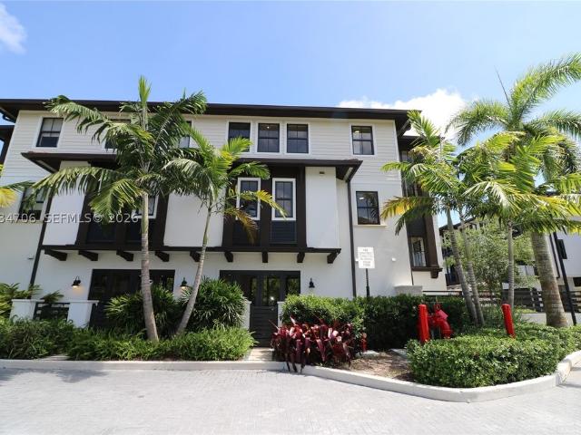Townhouse for rent in Pinecrest, Florida