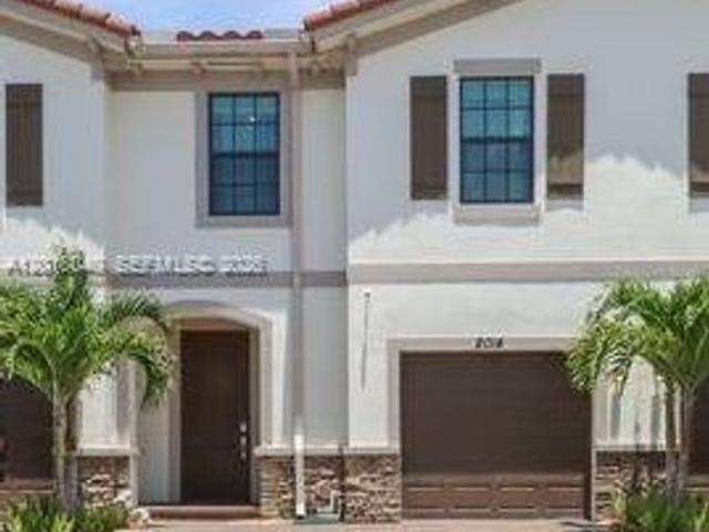 Townhouse for rent in Riviera Beach, Florida
