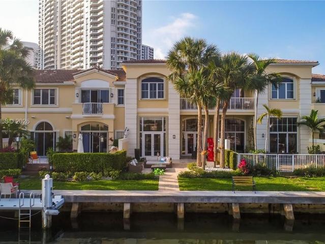 Townhouse for sale in Aventura, Florida