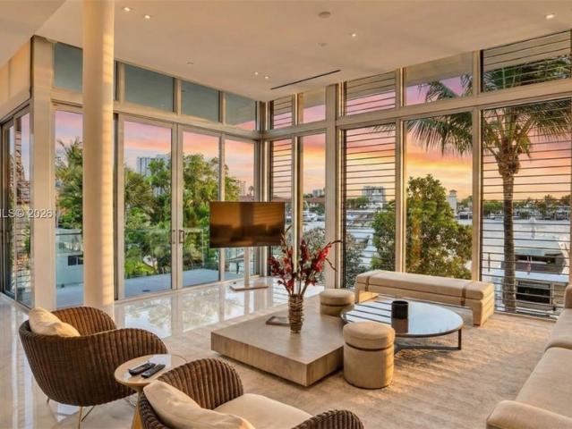 Townhouse for sale in Aventura, Florida