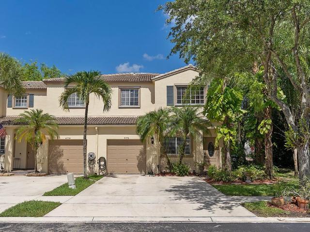Townhouse for sale in Coconut Creek, Florida