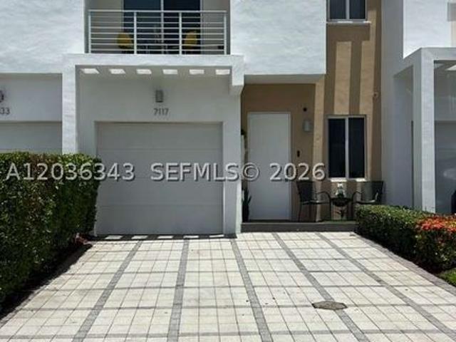 Townhouse for sale in Doral, Florida