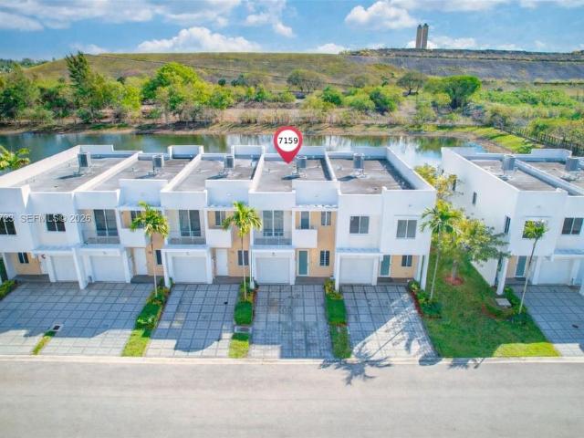 Townhouse for sale in Doral, Florida
