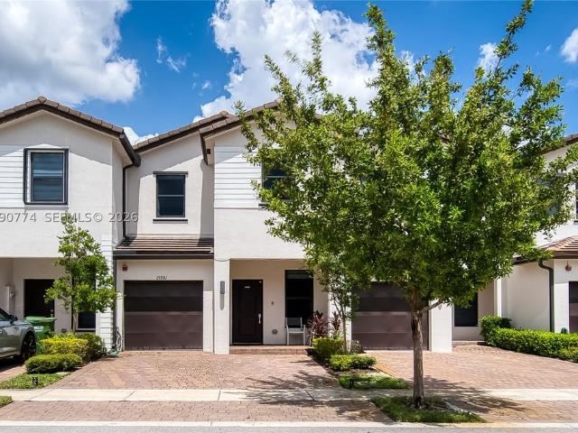 Townhouse for sale in Pembroke Pines, Florida
