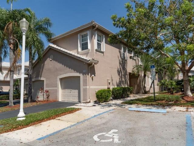 Townhouse for sale in Weston