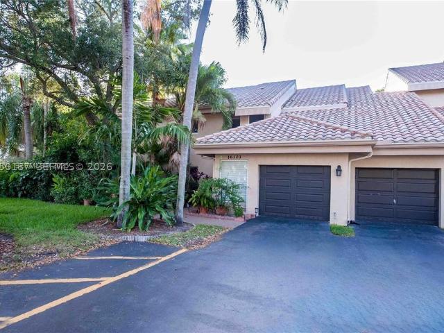 Townhouse for sale in Weston, Florida