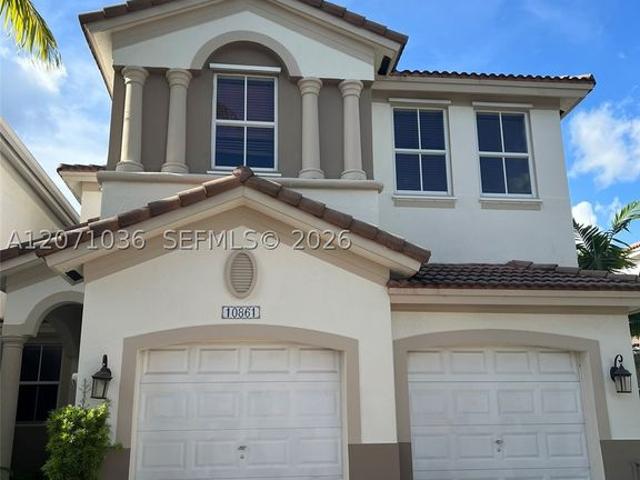 Detached House for rent in Doral, Florida