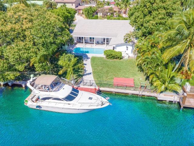 Villa for rent in Hallandale