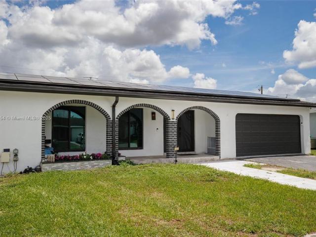 Villa for rent in Sunrise
