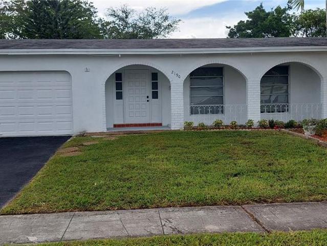 Villa for rent in Sunrise