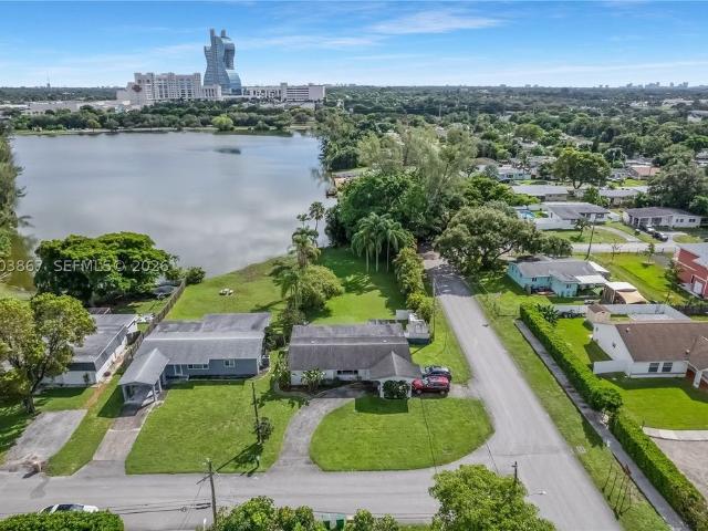 Detached House for sale in Davie, Broward County