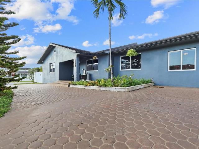 Detached House for sale in Doral, Florida