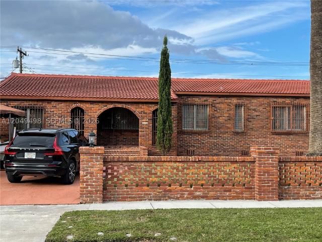 Detached House for sale in Hialeah, Florida