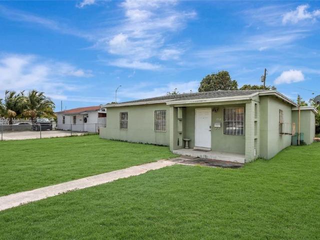 Villa for sale in Hialeah