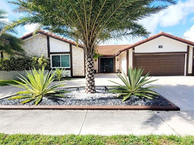Detached House for sale in Hialeah, Florida
